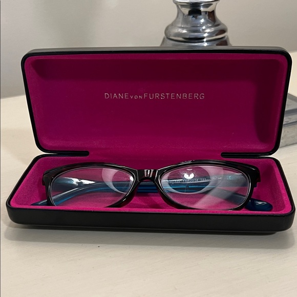 Diane Von Furstenberg Accessories - Diane von Furstenberg Hinged Glass Case